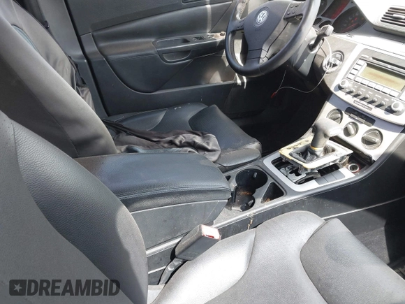 2008 Volkswagen Passat Komfort with VIN WVWAK73CX8P019820, listed as a IAAI auction lot 42641605 with 124,731 mi miles and . Bid and sale history available at DreamBid. Image 5.