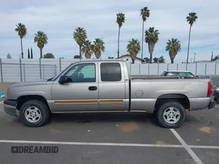 2003 Chevrolet Silverado 1500 LT with VIN 2GCEK19T131364293, listed as a IAAI auction lot 42025176 with 291,932 mi miles. Bid and sale history available at carsss.com. Image 15.