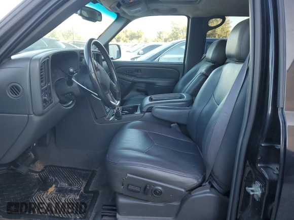 2004 Chevrolet Avalanche with VIN 3GNEC12T14G304781, listed as a Copart auction lot 50248065 with 273,046 mi miles and Non repairable. Bid and sale history available at DreamBid. Image 7.