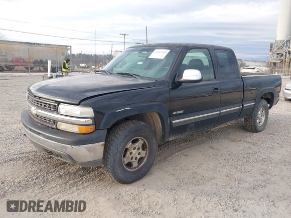 2000 Chevrolet Silverado 1500 LS with VIN 1GCEK19T4YZ243353, listed as a IAAI auction lot 41469904 with 251,712 mi miles. Bid and sale history available at carsss.com. Image 2.