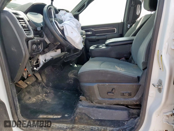2024 Ram 2500 Big Horn z VIN 3C6UR5DL2RG105664, wystawiony jako Copart lot #60830915 z przebiegiem 53 811 mil mil oraz Szkoda całkowita • Salvage title. Historia ofert i sprzedaży dostępna na DreamBid. Obrazek 7.