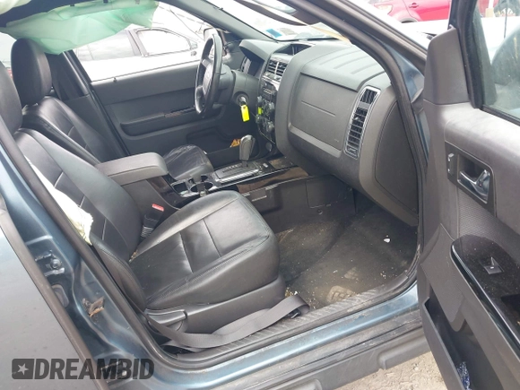 2011 Ford Escape Limited with VIN 1FMCU9EG2BKA75300, listed as a IAAI auction lot 42098247 with 215,102 mi miles. Bid and sale history available at carsss.com. Image 5.