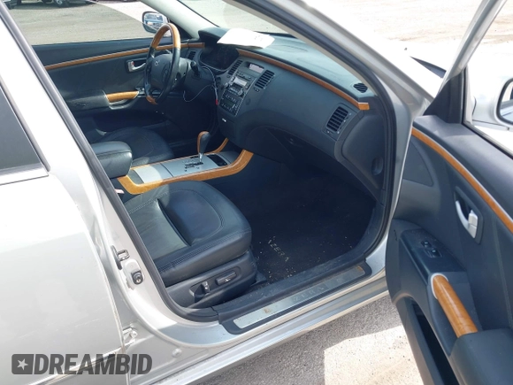 2006 Hyundai Azera SE with VIN KMHFC46F66A088989, listed as a IAAI auction lot 42213988 with 102,532 mi miles and . Bid and sale history available at DreamBid. Image 5.