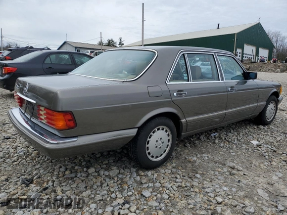 1986 Mercedes-Benz 420 Series 420SEL with VIN WDBCA35D4GA263506, listed as a Copart auction lot 48730394 with 154,858 mi miles and Salvage Title. Bid and sale history available at carsss.com. Image 3.