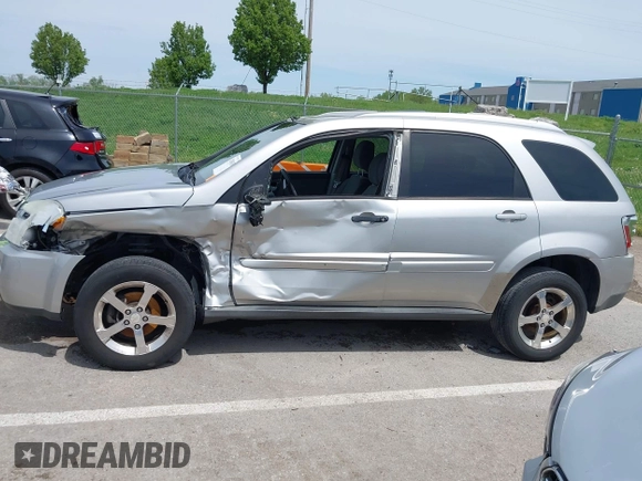 2007 Chevrolet Equinox LT z VIN 2CNDL63F376009994, wystawiony jako IAAI lot #42063338 z przebiegiem 176 656 mil mil oraz . Historia ofert i sprzedaży dostępna na DreamBid. Obrazek 14.
