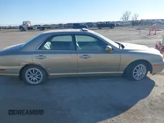 2002 Hyundai XG350 L with VIN KMHFU45E72A204717, listed as a IAAI auction lot 41386637 with 182,310 mi miles. Bid and sale history available at carsss.com. Image 13.