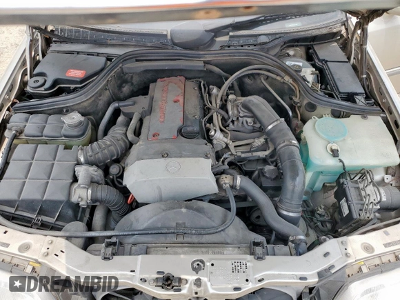 1999 Mercedes-Benz C 230/260/280/320 z VIN WDBHA24G4XA681981, wystawiony jako Copart lot #57758215 z przebiegiem Nie podano mil oraz Szkoda całkowita • Salvage title. Historia ofert i sprzedaży dostępna na DreamBid. Obrazek 11.