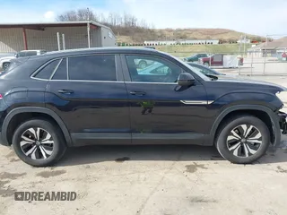 2024 Volkswagen Atlas SE z VIN 1V2LE2CA7RC230983, wystawiony jako IAAI lot #41786500 z przebiegiem 34 241 mil mil oraz . Historia ofert i sprzedaży dostępna na DreamBid. Obrazek 14.