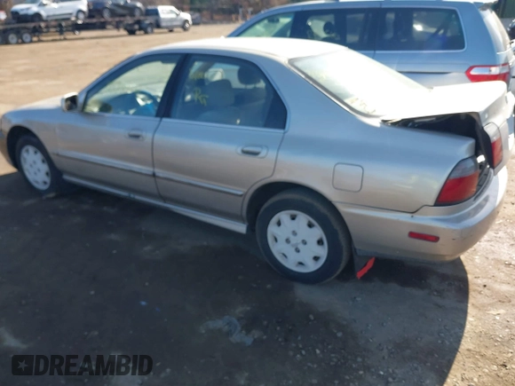 1996 Honda Accord LX with VIN 1HGCD5639TA032042, listed as a IAAI auction lot 41508186 with Not Provided miles and . Bid and sale history available at carsss.com. Image 3.