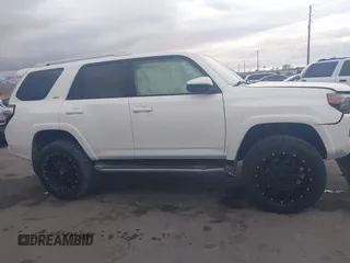 2018 Toyota 4Runner SR5 with VIN JTEBU5JR1J5605748, listed as a IAAI auction lot 41861352 with 49,323 mi miles and . Bid and sale history available at DreamBid. Image 13.