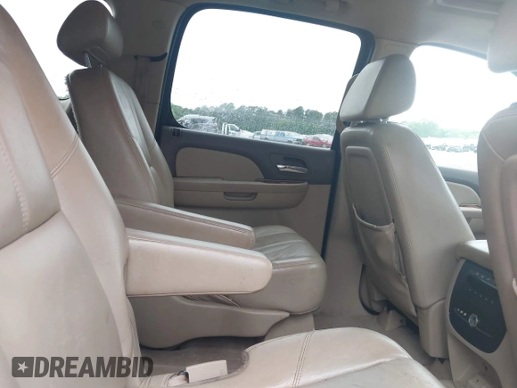 2008 GMC Yukon XL SLT 4SB z VIN 1GKFC160X8R269083, wystawiony jako IAAI lot #42093992 z przebiegiem 303 131 mil mil oraz . Historia ofert i sprzedaży dostępna na DreamBid. Obrazek 8.