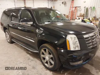 2008 Cadillac Escalade ESV z VIN 1GYFK66858R232213, wystawiony jako IAAI lot #41688636 z przebiegiem 243 219 mil mil oraz . Historia ofert i sprzedaży dostępna na DreamBid. Obrazek 1.