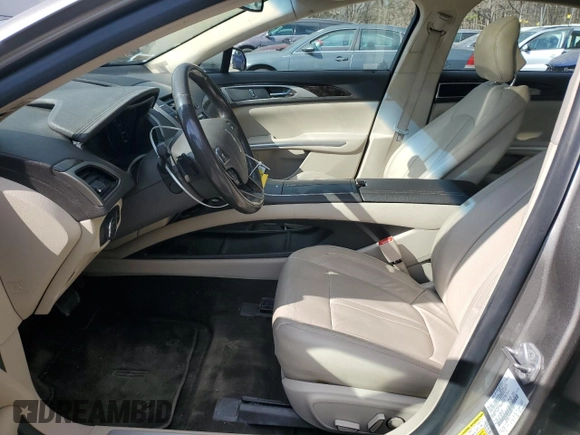 2016 Lincoln MKZ z VIN 3LN6L2GK6GR615811, wystawiony jako Copart lot #48397495 z przebiegiem 98 926 mil mil oraz Szkoda całkowita • Salvage title. Historia ofert i sprzedaży dostępna na DreamBid. Obrazek 7.