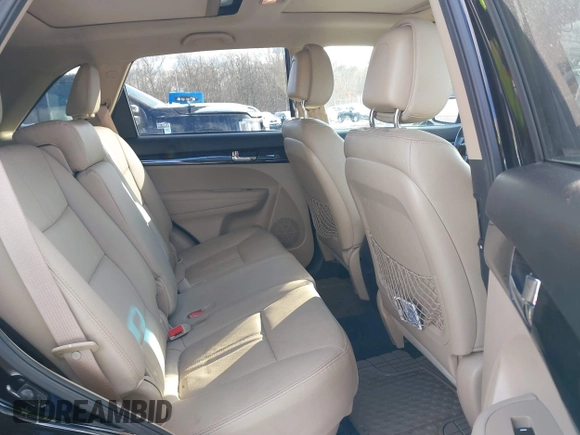 2011 Kia Sorento EX with VIN 5XYKUDA25BG043458, listed as a IAAI auction lot 41363660 with 197,151 mi miles. Bid and sale history available at carsss.com. Image 8.