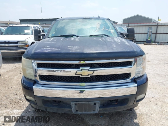 2007 Chevrolet Silverado 1500 1LT with VIN 2GCEC13J971511292, listed as a IAAI auction lot 42181818 with 239,647 mi miles and . Bid and sale history available at DreamBid. Image 12.