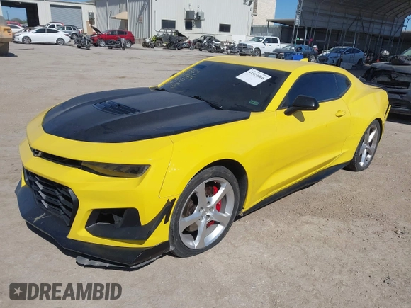 2017 Chevrolet Camaro 1SS z VIN 1G1FE1R7XH0178178, wystawiony jako IAAI lot #41824066 z przebiegiem 89 554 mil mil oraz . Historia ofert i sprzedaży dostępna na DreamBid. Obrazek 2.