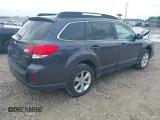 2013 Subaru Outback Premium z VIN 4S4BRCGC0D3300377, wystawiony jako IAAI lot #42469361 z przebiegiem 156 300 mil mil oraz . Historia ofert i sprzedaży dostępna na DreamBid. Obrazek 4.
