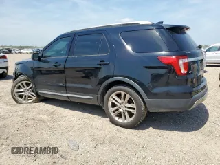 2017 Ford Explorer XLT z VIN 1FM5K7D85HGD63675, wystawiony jako Copart lot #56566605 z przebiegiem 107 344 mil mil oraz Szkoda całkowita • Salvage title. Historia ofert i sprzedaży dostępna na DreamBid. Obrazek 2.
