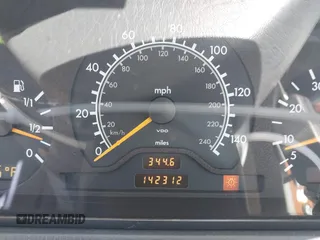 1997 Mercedes-Benz C z VIN WDBHA23EXVA514988, wystawiony jako IAAI lot #42503544 z przebiegiem 142 312 mil mil oraz . Historia ofert i sprzedaży dostępna na DreamBid. Obrazek 7.