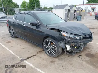 2017 Honda Accord Sport z VIN 1HGCR2F58HA082701, wystawiony jako IAAI lot #42205857 z przebiegiem 174 520 mil mil oraz . Historia ofert i sprzedaży dostępna na DreamBid. Obrazek 1.