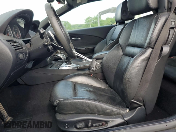 2009 BMW 6 Series M6 z VIN WBSEK93599CY80065, wystawiony jako Copart lot #55277505 z przebiegiem 125 557 mil mil oraz Tytuł czysty. Historia ofert i sprzedaży dostępna na DreamBid. Obrazek 7.