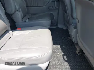 2009 Toyota Sienna XLE z VIN 5TDZK22C89S271855, wystawiony jako IAAI lot #42752540 z przebiegiem 168 909 mil mil oraz . Historia ofert i sprzedaży dostępna na DreamBid. Obrazek 8.