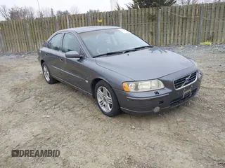 2005 Volvo S60 with VIN YV1RS592352427889, listed as a IAAI auction lot 41521967 with 1 mi miles. Bid and sale history available at carsss.com. Image 1.