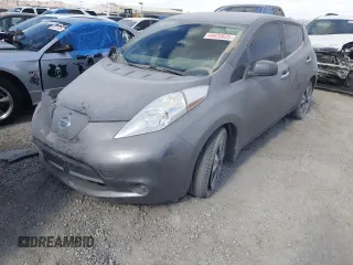 2017 Nissan LEAF S with VIN 1N4BZ0CP7HC305471, listed as a Copart auction lot 48620625 with 77,136 mi miles and Salvage title. Bid and sale history available at DreamBid. Image 1.
