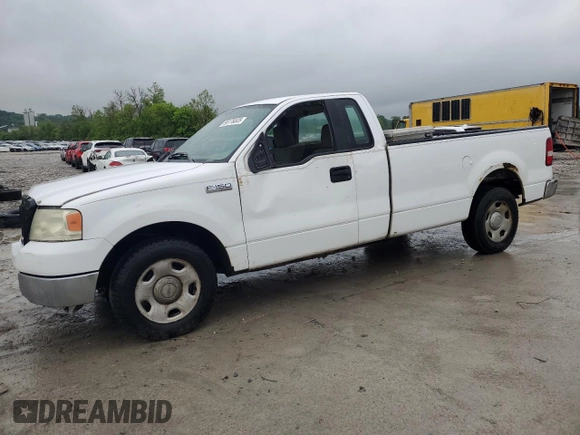 2004 Ford F-150 XL z VIN 1FTRF12W04NA11344, wystawiony jako Copart lot #56176505 z przebiegiem 207 604 mil mil oraz Szkoda całkowita • Salvage title. Historia ofert i sprzedaży dostępna na DreamBid. Obrazek 1.