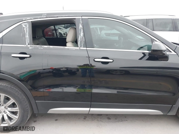 2020 Cadillac XT4 FWD Premium Luxury with VIN 1GYFZCR48LF142955, listed as a IAAI auction lot 41255161 with 39,830 mi miles. Bid and sale history available at carsss.com. Image 13.