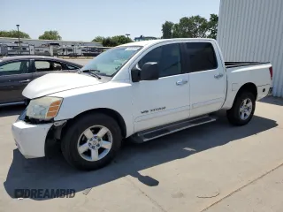 2006 Nissan Titan SE z VIN 1N6AA07A06N535614, wystawiony jako Copart lot #59762005 z przebiegiem 130 296 mil mil oraz Szkoda całkowita • Salvage title. Historia ofert i sprzedaży dostępna na DreamBid. Obrazek 1.