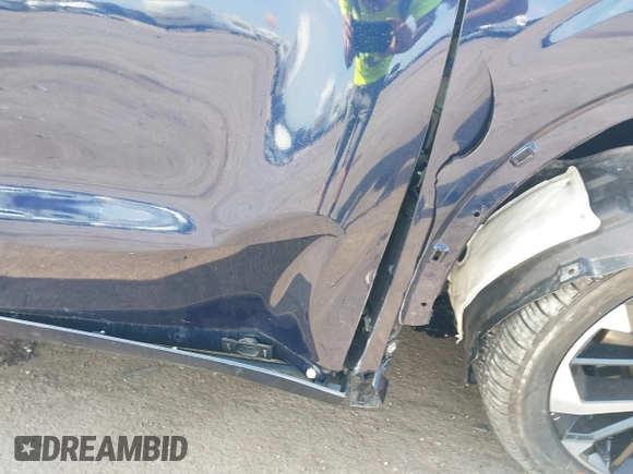 2024 Mitsubishi Outlander SEL z VIN JA4J4WA88RZ018247, wystawiony jako IAAI lot #40377423 z przebiegiem 9 558 mil mil oraz . Historia ofert i sprzedaży dostępna na DreamBid. Obrazek 17.