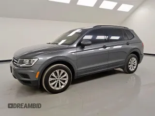 2020 Volkswagen Tiguan S z VIN 3VV1B7AX3LM150299, wystawiony jako Copart lot #57995815 z przebiegiem 45 153 mil mil oraz Czysty tytuł • Clean title. Historia ofert i sprzedaży dostępna na DreamBid. Obrazek 1.