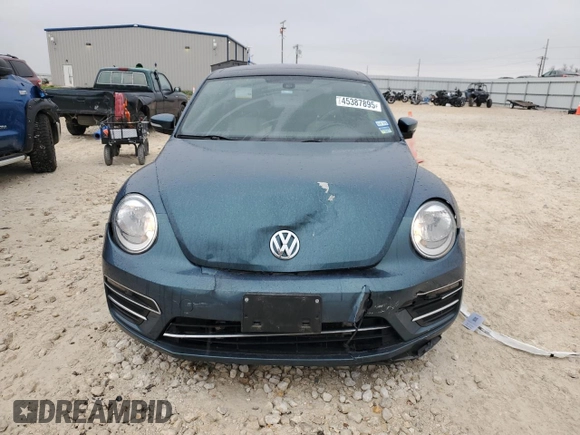 2018 Volkswagen Beetle S z VIN 3VWFD7AT5JM704416, wystawiony jako Copart lot #45387895 z przebiegiem 51 601 mil mil oraz Czysty tytuł • Clean title. Historia ofert i sprzedaży dostępna na DreamBid. Obrazek 5.