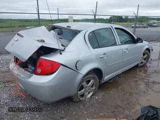 2008 Chevrolet Cobalt LT z VIN 1G1AL58FX87251329, wystawiony jako IAAI lot #42230739 z przebiegiem 166 435 mil mil oraz . Historia ofert i sprzedaży dostępna na DreamBid. Obrazek 4.