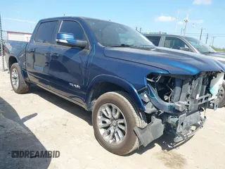 2020 Ram 1500 Laramie z VIN 1C6SRFJT4LN177790, wystawiony jako IAAI lot #42522738 z przebiegiem 138 076 mil mil oraz . Historia ofert i sprzedaży dostępna na DreamBid. Obrazek 1.