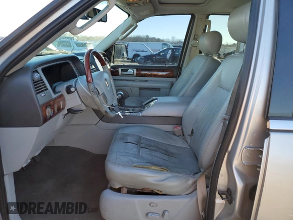 2006 Lincoln Navigator Luxury with VIN 5LMFU28516LJ16740, listed as a Copart auction lot 80648143 with 215,064 mi miles and Salvage Title. Bid and sale history available at carsss.com. Image 7.