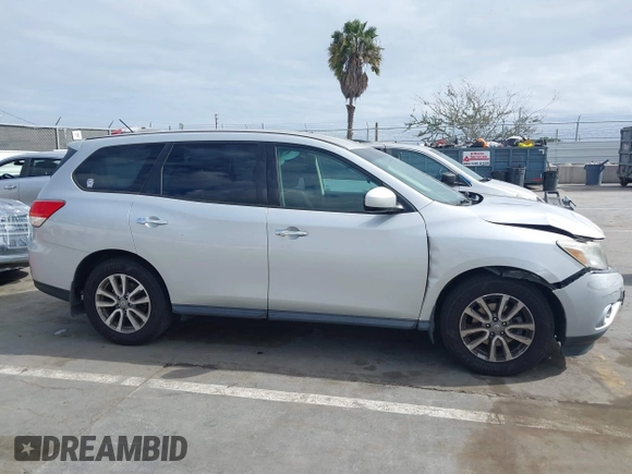 2015 Nissan Pathfinder S with VIN 5N1AR2MN2FC643352, listed as a IAAI auction lot 42065631 with 82,725 mi miles. Bid and sale history available at carsss.com. Image 12.