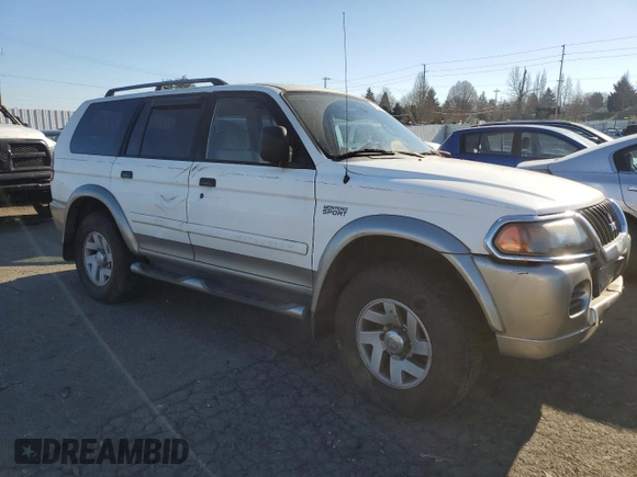 2002 Mitsubishi Montero XLS z VIN JA4MT31R02J035331, wystawiony jako Copart lot #42690835 z przebiegiem Nie podano mil oraz Szkoda całkowita • Salvage title. Historia ofert i sprzedaży dostępna na DreamBid. Obrazek 4.