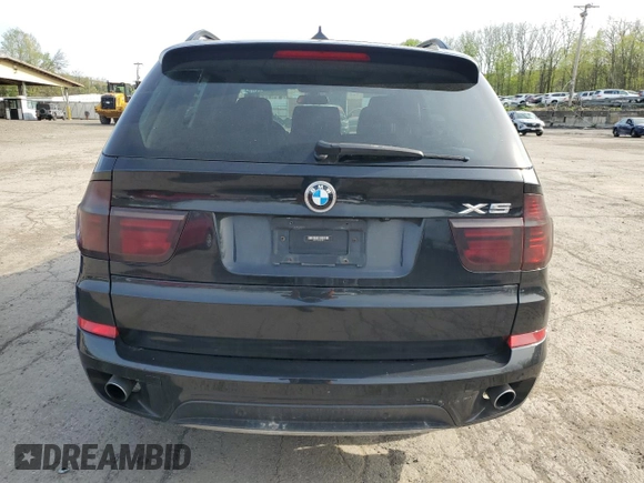 2013 BMW X5 xDrive35i z VIN 5UXZV4C56D0B24871, wystawiony jako Copart lot #55187185 z przebiegiem 141 533 mil mil oraz Czysty tytuł • Clean title. Historia ofert i sprzedaży dostępna na DreamBid. Obrazek 6.