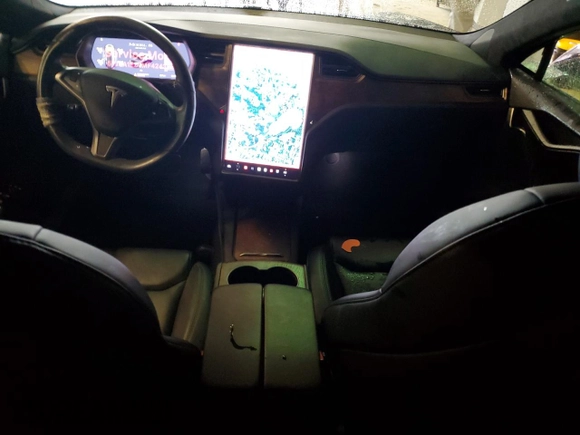 2021 Tesla Model S Long Range Plus z VIN 5YJSA1E20MF424386, wystawiony jako Copart lot #44233075 z przebiegiem 63 769 mil mil oraz Szkoda całkowita • Salvage title. Historia ofert i sprzedaży dostępna na DreamBid. Obrazek 8.