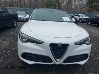 2018 Alfa Romeo Stelvio Sport z VIN ZASFAKPN8J7B82406, wystawiony jako IAAI lot #41822000 z przebiegiem 71 838 mil mil oraz . Historia ofert i sprzedaży dostępna na DreamBid. Obrazek 12.