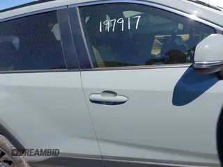 2023 Toyota RAV4 Hybrid XLE Premium z VIN JTMB6RFV8PD116502, wystawiony jako IAAI lot #41888174 z przebiegiem 19 253 mil mil oraz . Historia ofert i sprzedaży dostępna na DreamBid. Obrazek 13.