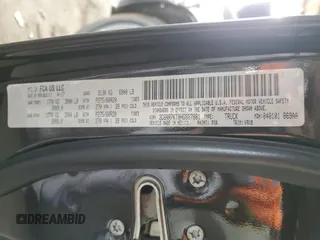 2017 Ram 1500 Express z VIN 3C6RR7KT0HG687881, wystawiony jako Copart lot #51877815 z przebiegiem 96 421 mil mil oraz Szkoda całkowita • Salvage title. Historia ofert i sprzedaży dostępna na DreamBid. Obrazek 12.