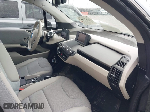 2017 BMW i3 z VIN WBY1Z8C39HV893510, wystawiony jako IAAI lot #41832884 z przebiegiem 59 166 mil mil oraz . Historia ofert i sprzedaży dostępna na DreamBid. Obrazek 5.