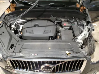 2021 Volvo XC90 Momentum with VIN YV4102PKXM1710558, listed as a Copart auction lot 83313424 with 40,759 mi miles and Salvage Title. Bid and sale history available at carsss.com. Image 14.