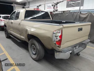 2017 Toyota Tundra SR5 z VIN 5TFRY5F18HX222592, wystawiony jako IAAI lot #42213820 z przebiegiem 204 876 mil mil oraz . Historia ofert i sprzedaży dostępna na DreamBid. Obrazek 3.