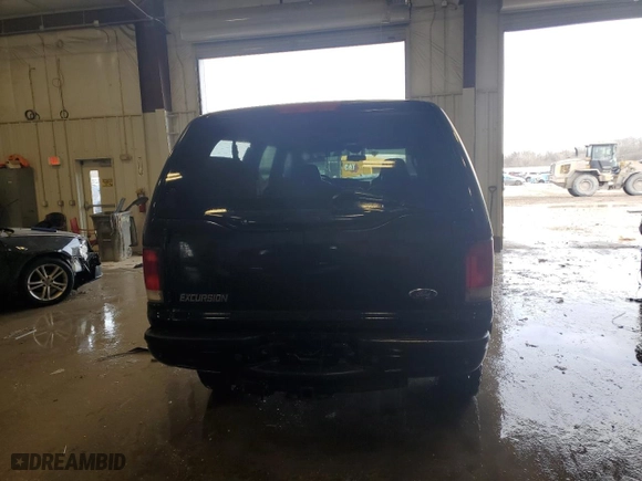 2005 Ford Excursion Limited with VIN 1FMSU43P35ED42237, listed as a Copart auction lot 43787285 with 325,672 mi miles and Non Repairable. Bid and sale history available at carsss.com. Image 6.