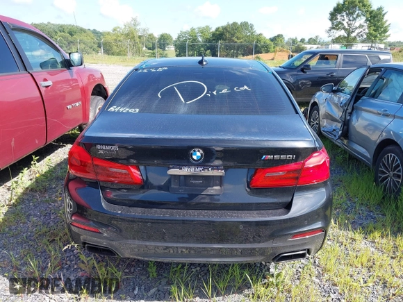 2018 BMW 5 Series M550i xDrive с VIN WBAJB9C59JB286170, выставлен на аукционе IAAI как лот 42726658 с пробегом Не указан миль и . История ставок и продаж доступна на DreamBid. Изображение 15.