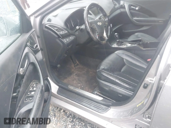 2013 Hyundai Azera z VIN KMHFG4JG7DA199553, wystawiony jako IAAI lot #42218944 z przebiegiem 131 959 mil mil oraz . Historia ofert i sprzedaży dostępna na DreamBid. Obrazek 5.